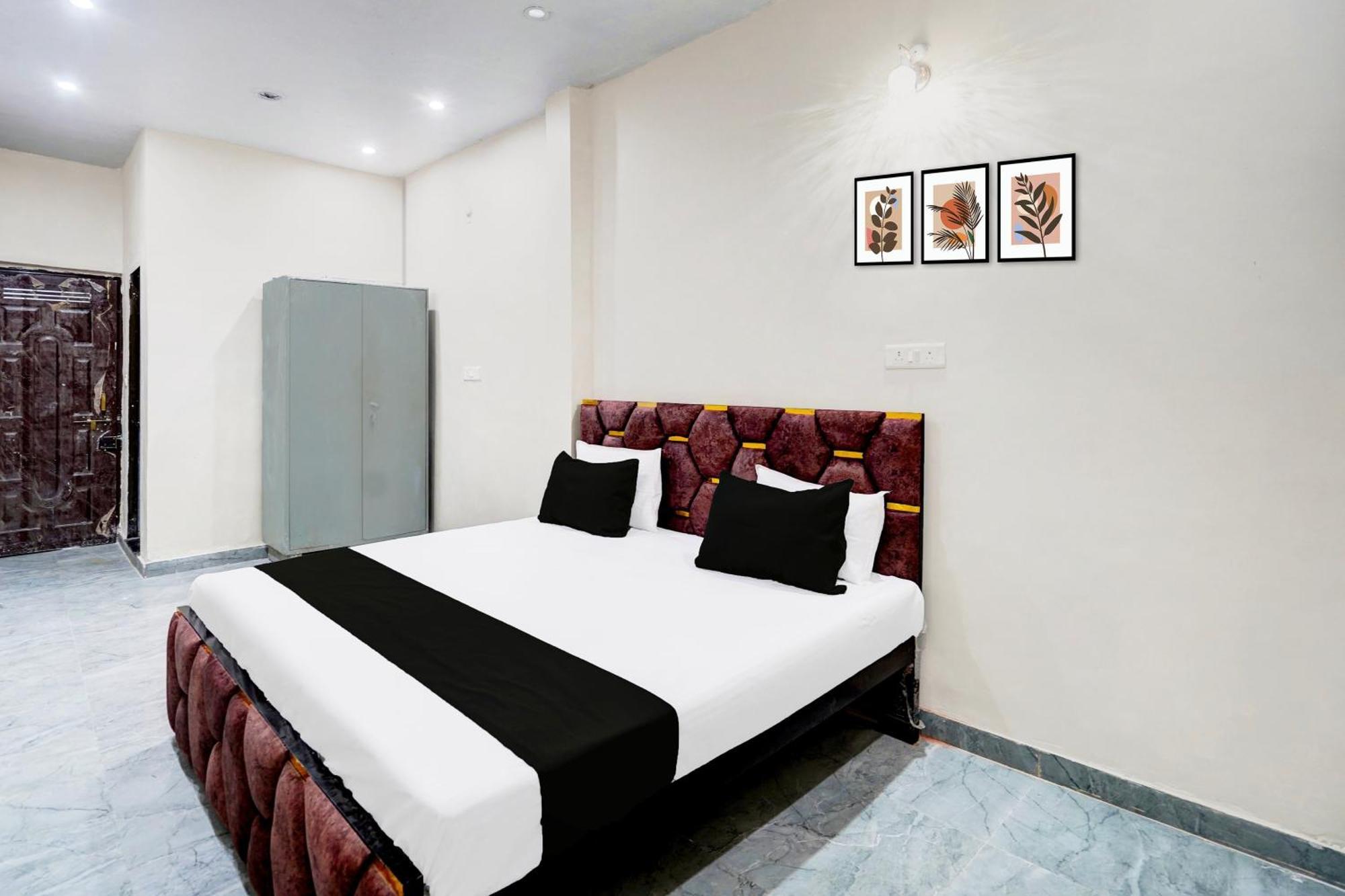 Hotel O Laxmi Guest House Варанасі Екстер'єр фото