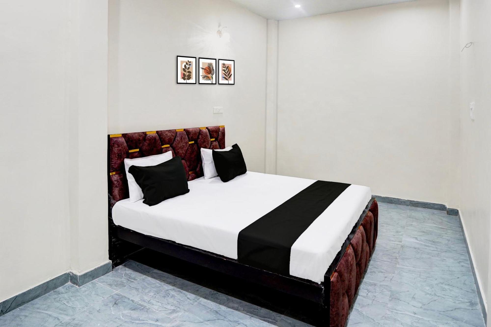 Hotel O Laxmi Guest House Варанасі Екстер'єр фото