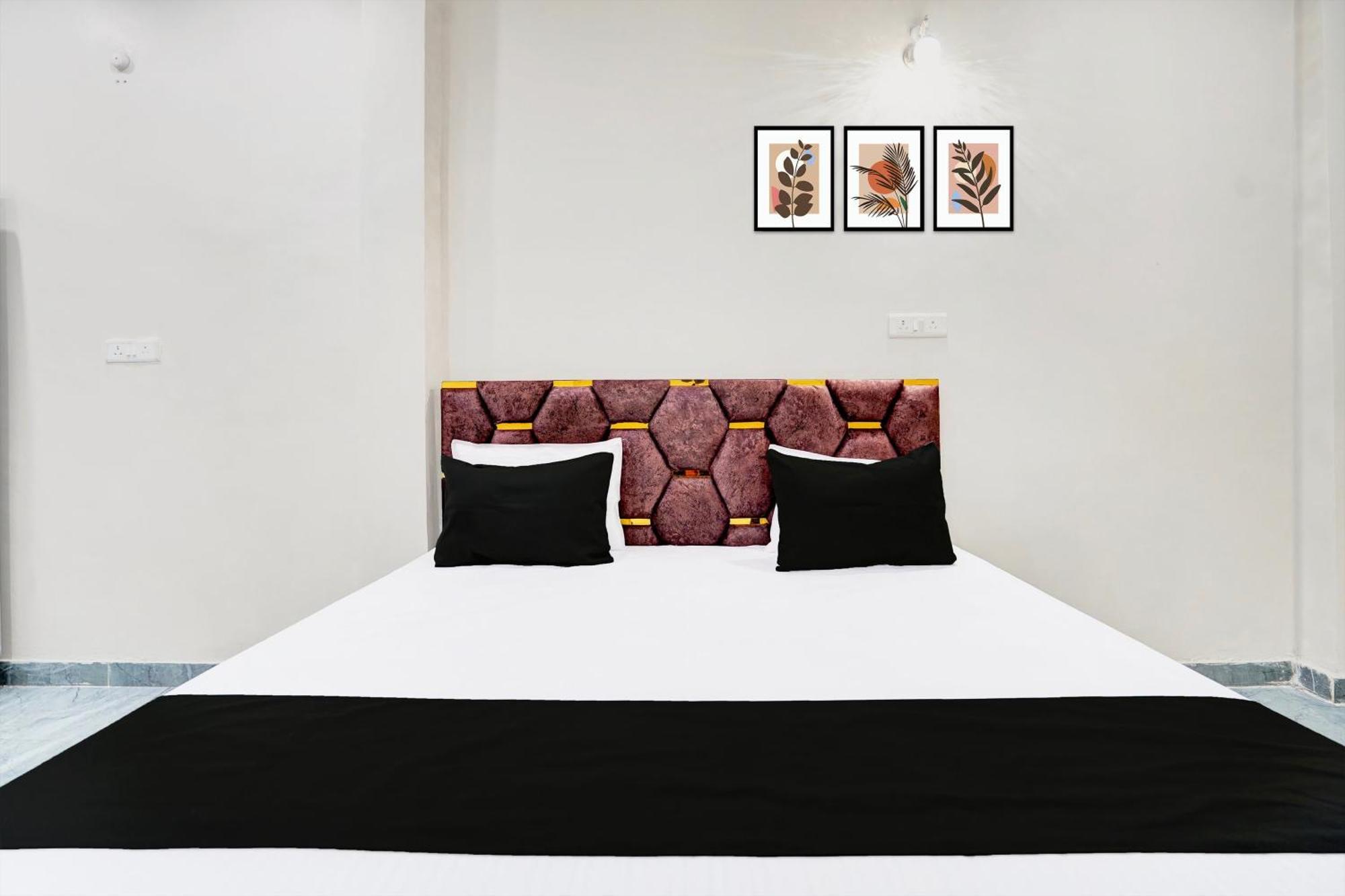 Hotel O Laxmi Guest House Варанасі Екстер'єр фото